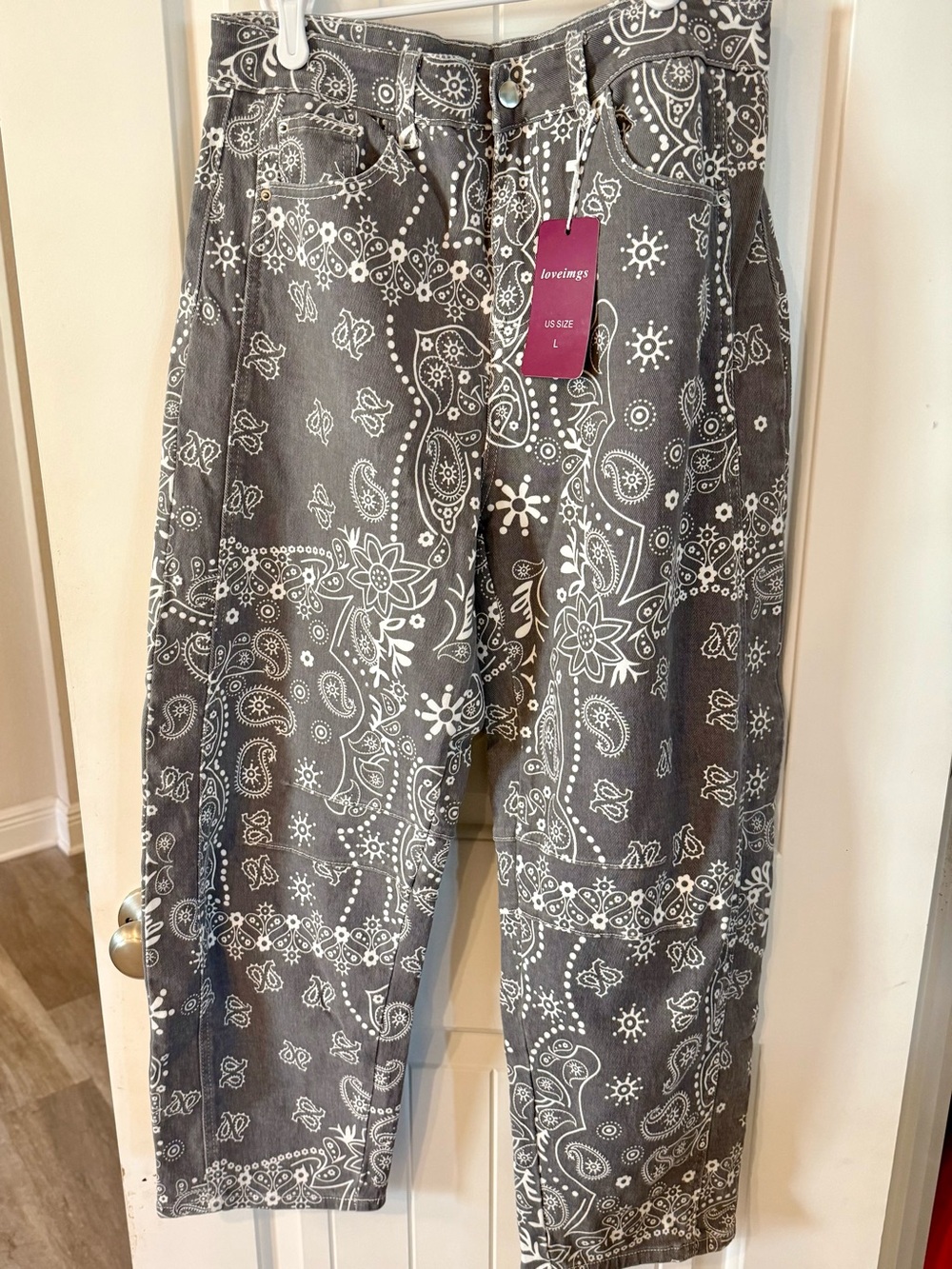 NWT Loveimgs Gray Bandana Print Wide Leg Jeans | Size Large - Picture 3 of 5